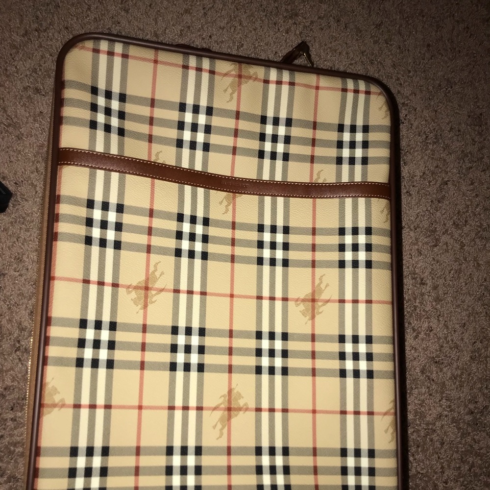 Burberry Carry on luggage